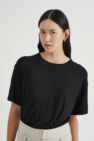 THIRD FORM PUSH PULL TEE | BLACK