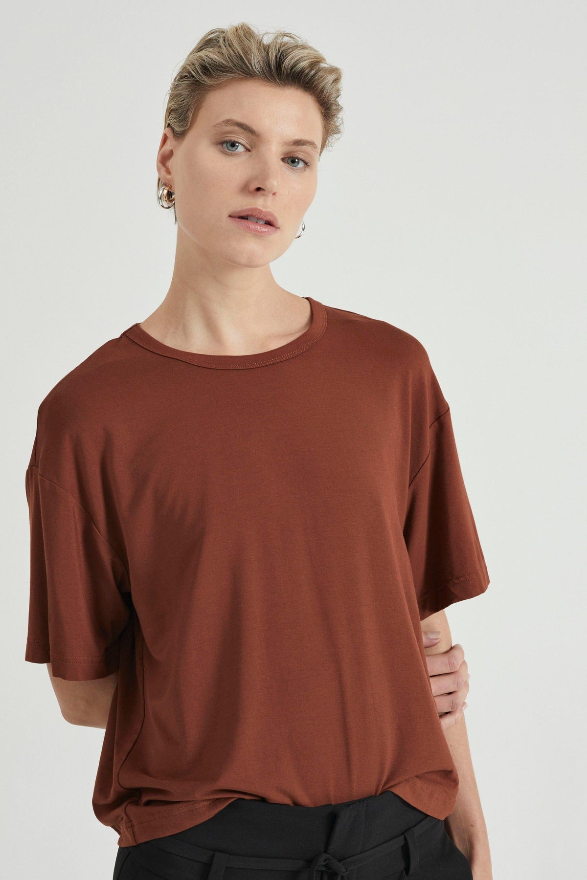 PUSH PULL TEE CINNAMON THIRD FORM Capsule Wardrobe Essentials push-pull-tee-cinnamon-third-form-capsule-wardrobe-essentials